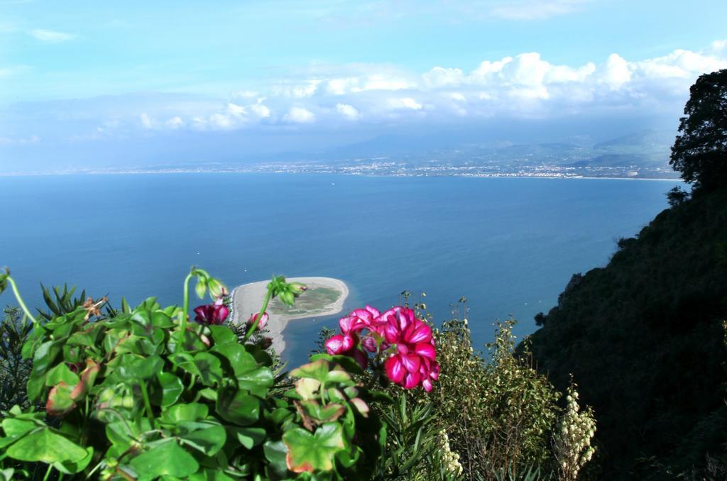 Vacanze Al Mare Patrizia'S Sweet Home Terme Vigliatore Habitación foto